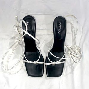 BNIB! Boohoo High Heeled Lace Up Thong Sandals! Size 39